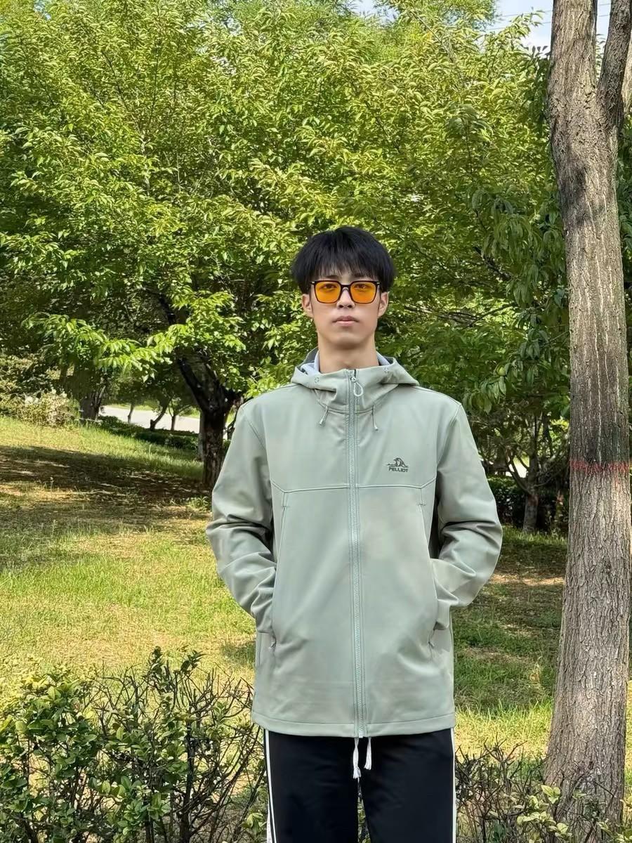 Pelliot 软壳冲锋衣才好穿叭